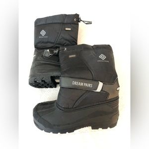 Boys Snow Boots - Size 4